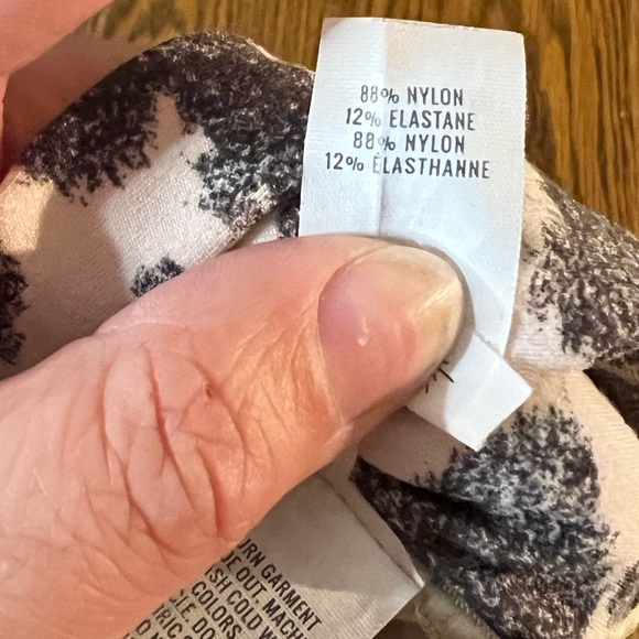 Offline by aerie Giraffe Print Bike Shorts in size Medium - Picture 5 of 7